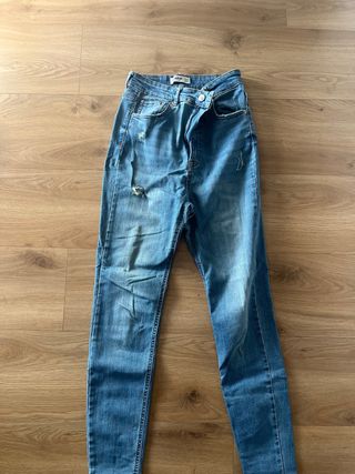 Pantalón vaquero mujer T.36 desgastado