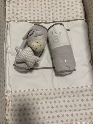 Minicuna con estrellas beige