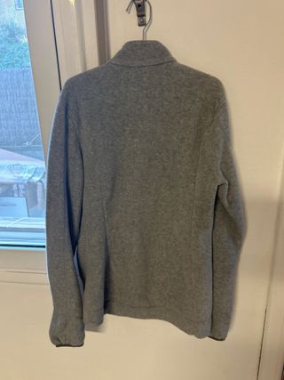 Chaqueta polar con cremallera y bolsillos