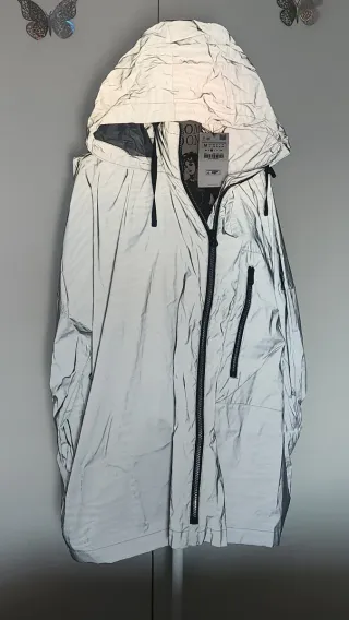 Chaqueta impermeable reflectante Zara Talla M