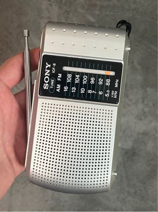 Radio Portátil Sony ICF-8 Plata