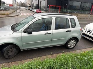 Mazda 2 2004