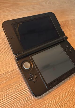 Nintendo 3DS XL + Cargador + Super Mario Bros 2