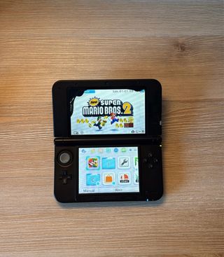 Nintendo 3DS XL + Cargador + Super Mario Bros 2
