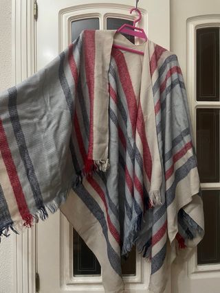 Poncho Stradivarius rayas nuevo