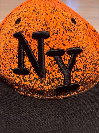 Cappellino NY arancione e nero