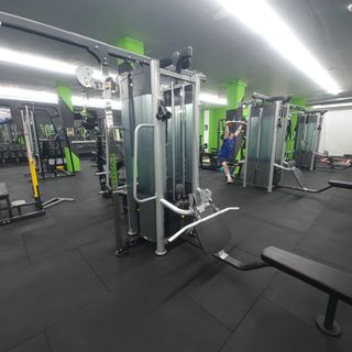Máquina de gimnasio para piernas, pecho, espalda..