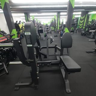 Máquina de gimnasio para piernas, pecho, espalda..