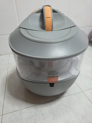 Aspiradora UNITEKNO 919 dual líquidos y sólidos.