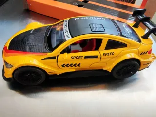 Modellino Auto sportiva in Lega  Die-Cast 1:32