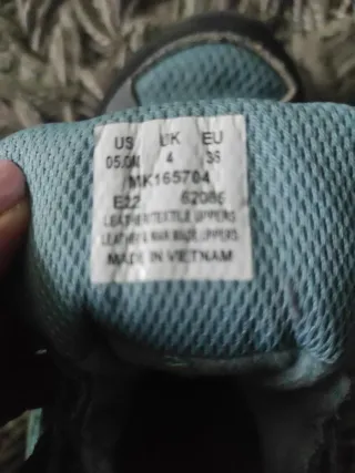 Botas chica montaña marca Merrell impermeables