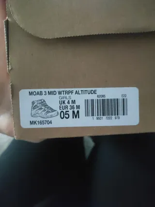 Botas chica montaña marca Merrell impermeables