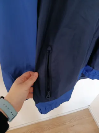 Chaqueta chubasquero niño azul