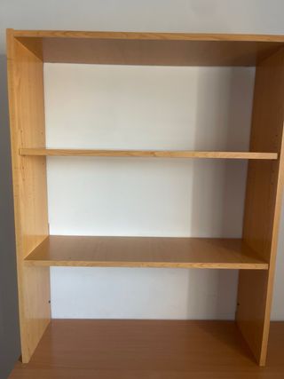 Escritorio madera con estantería