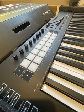 Teclado Novation Launchkey 49 MK3