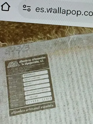 Alfombra beige y gris