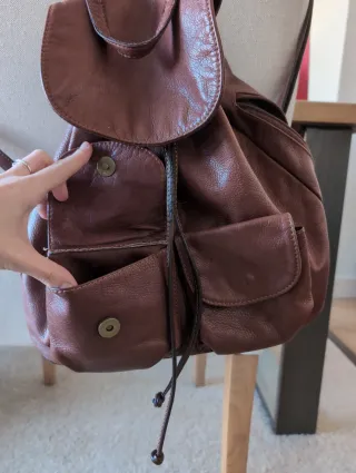 Mochila de cuero marrón