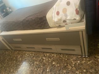 Cama doble con 4 cajones