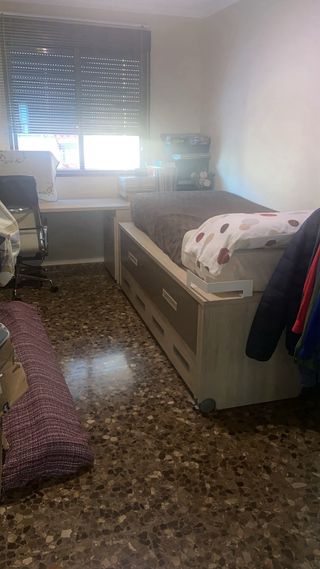 Cama doble con 4 cajones