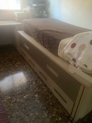 Cama doble con 4 cajones