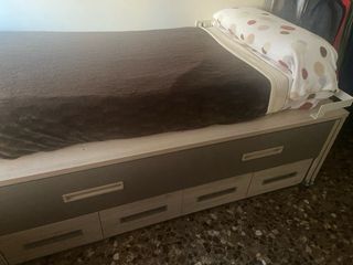 Cama doble con 4 cajones