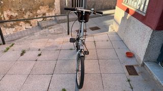 Bicicleta plegable gris