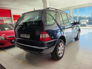 Mercedes-Benz Clase M 4x4 espaciosa