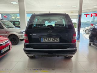 Mercedes-Benz Clase M 4x4 espaciosa