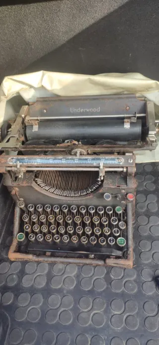 Máquina de escribir Underwood antigua.