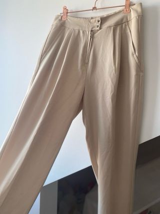 Pantalón Stradivarius Beige