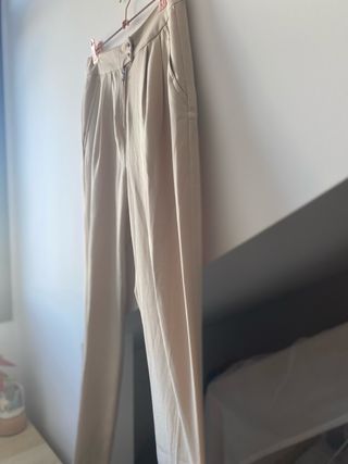 Pantalón Stradivarius Beige