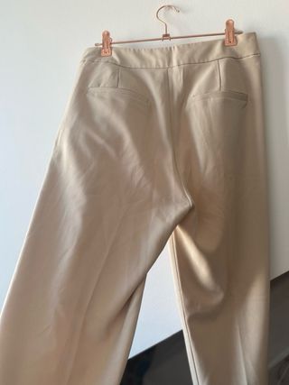 Pantalón Stradivarius Beige