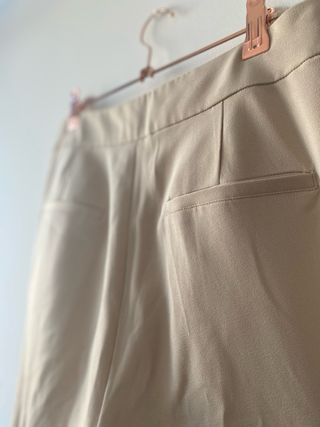 Pantalón Stradivarius Beige