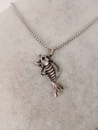 Collare uomo in acciaio inossidabile con pesce scheletro