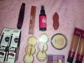 Pack 20 productos de maquillaje DOONNA