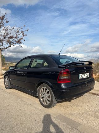 Opel Astra 2.2 Sport DTi 16v