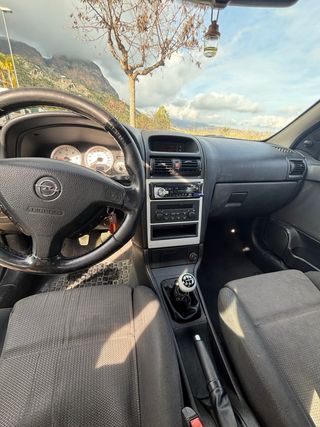 Opel Astra 2.2 Sport DTi 16v