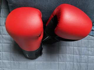 Guantes de boxeo Outshock rojos