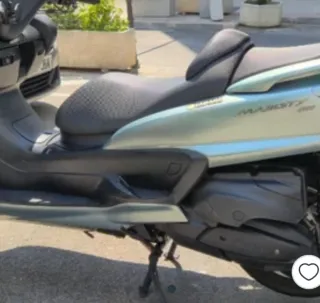 Yamaha Majesty 400 .