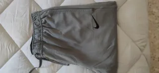 Pantalón Chándal Nike ,caqui claro ,Talla M, suave