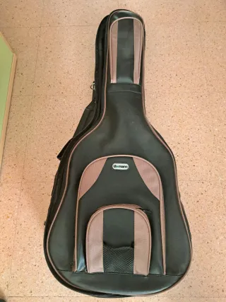 Guitarra Fender CD-100 para zurdos