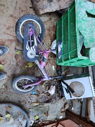 Bicicleta infantil morada +3 años