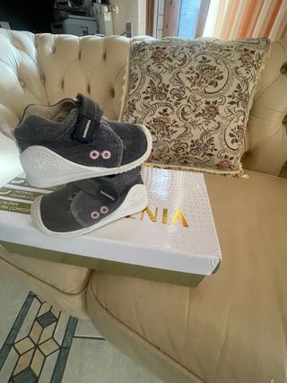 Scarpette Biomecanics bimba numero 18