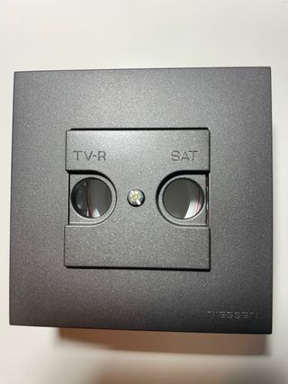 Interruptores y enchufes de luz