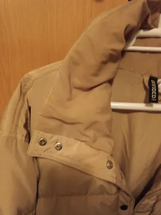 Cazadora acolchada beige talla M