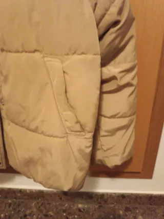 Cazadora acolchada beige talla M