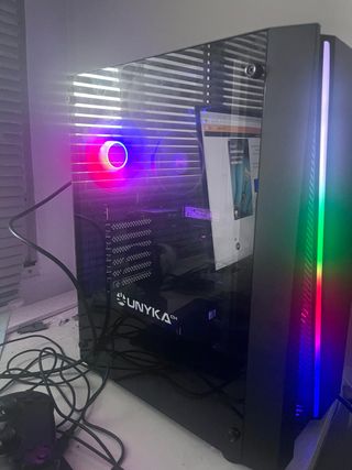 PC Gaming UNYKA con Luces LED RGB
