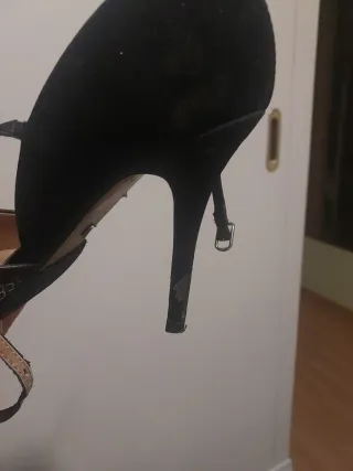 Zapatos Marypaz negros y plateados