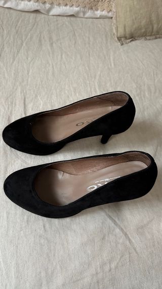 Zapatos de ante Giko negros