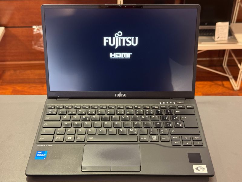 Portátil Fujitsu ultra ligero - GARANTIA afbeelding 4
